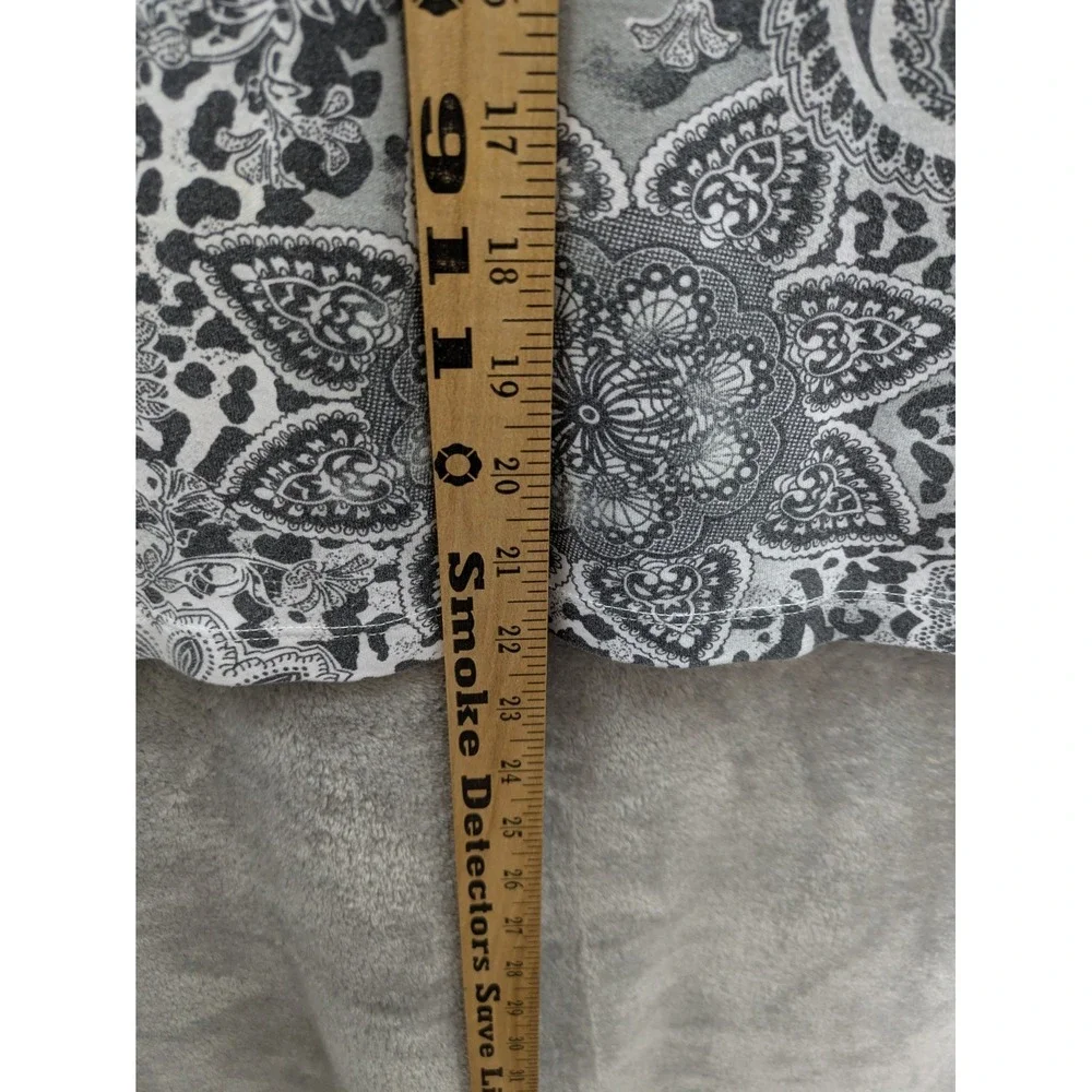 Casual Top Women's Large Paisley Floral Animal Mix Print‎